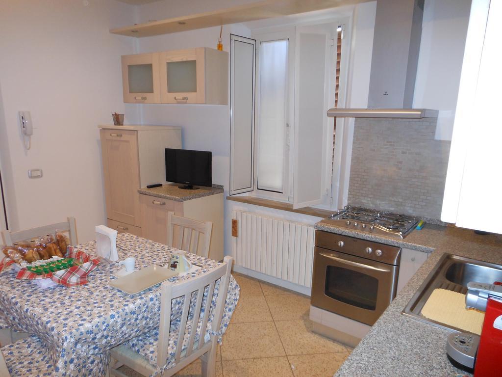 B&B La Luna Dal Borgo 이에시 외부 사진