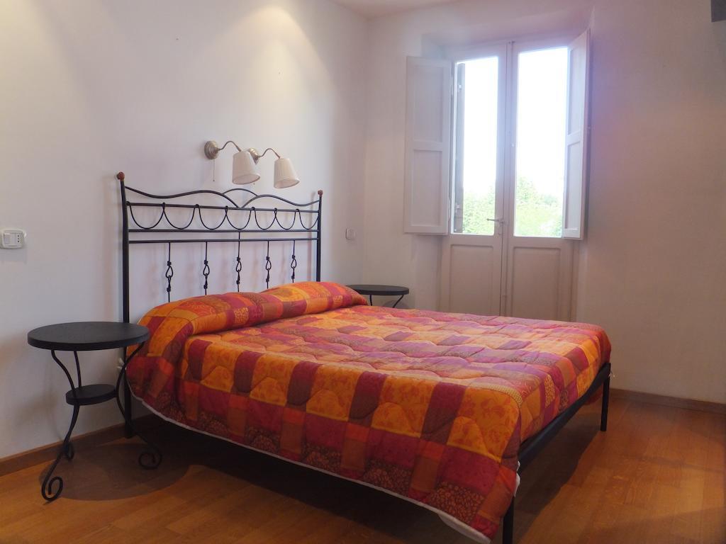 B&B La Luna Dal Borgo 이에시 객실 사진