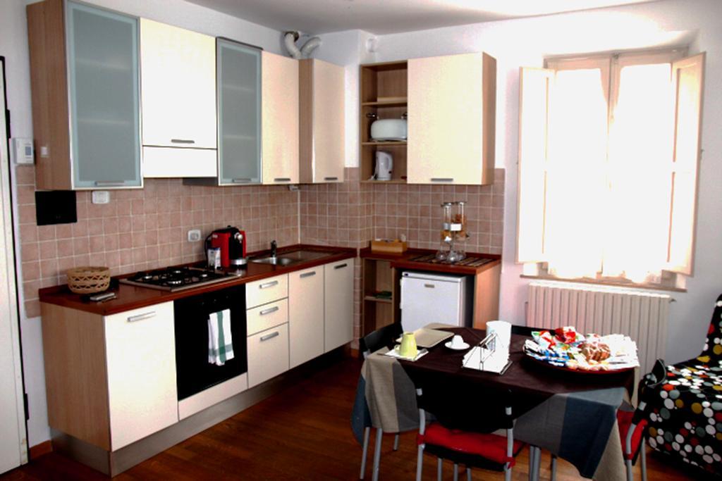 B&B La Luna Dal Borgo 이에시 외부 사진