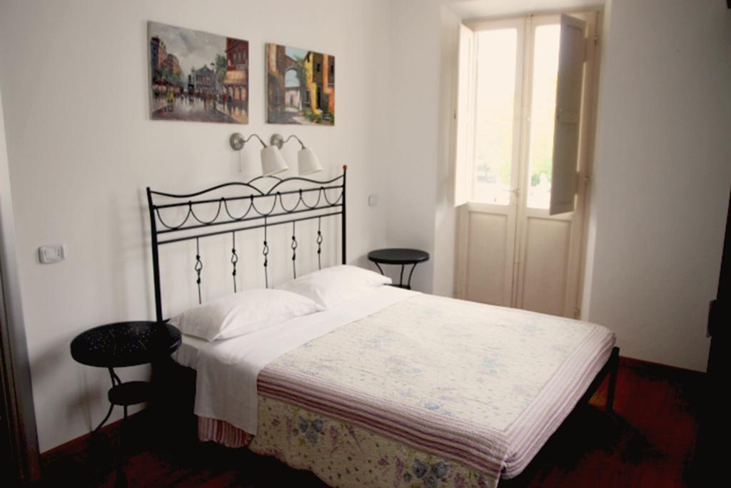 B&B La Luna Dal Borgo 이에시 외부 사진